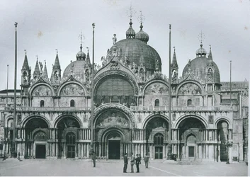 Blick auf die Basilika San Marco